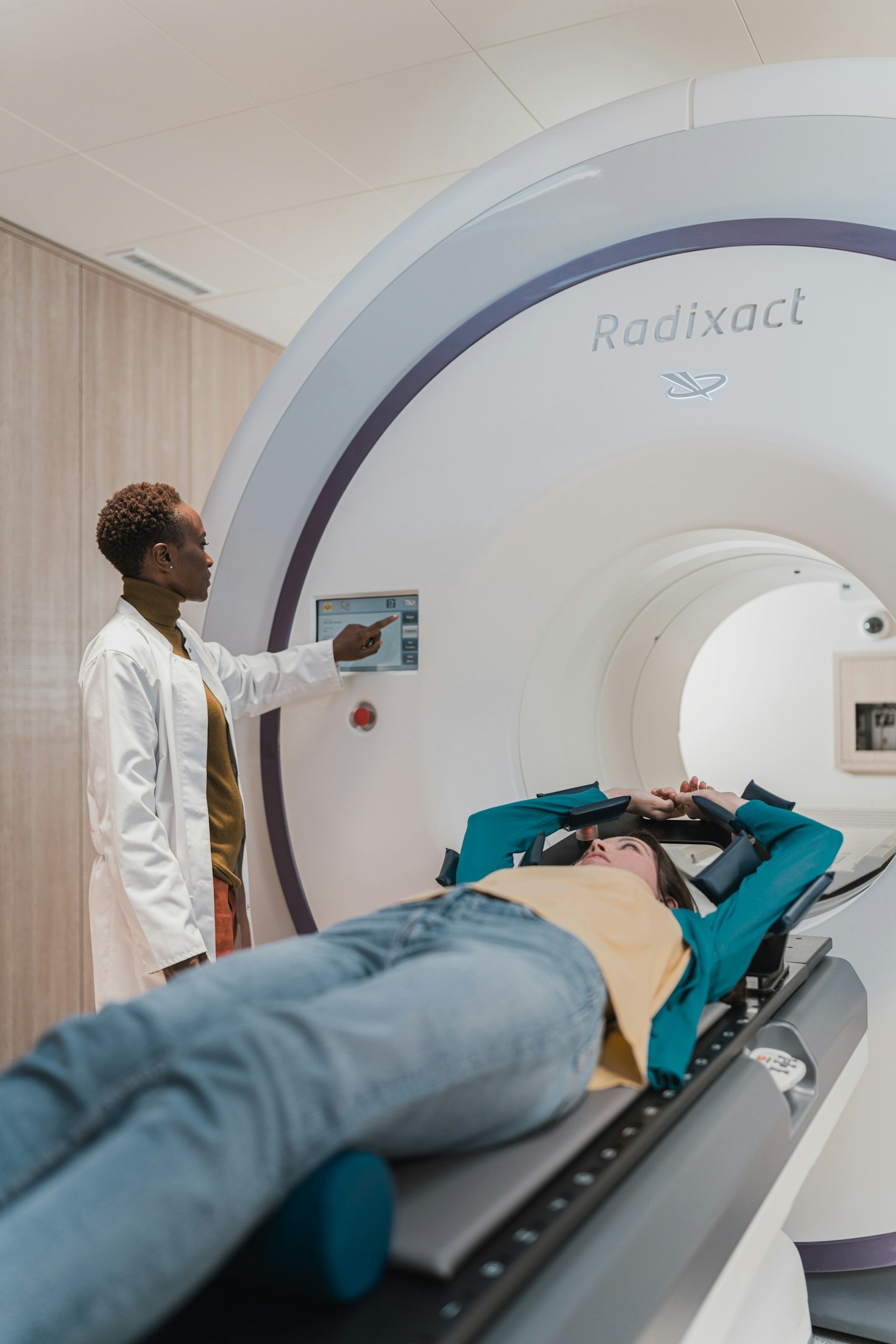 Overcoming Common Implementation Challenges in Hospital Software Adoption